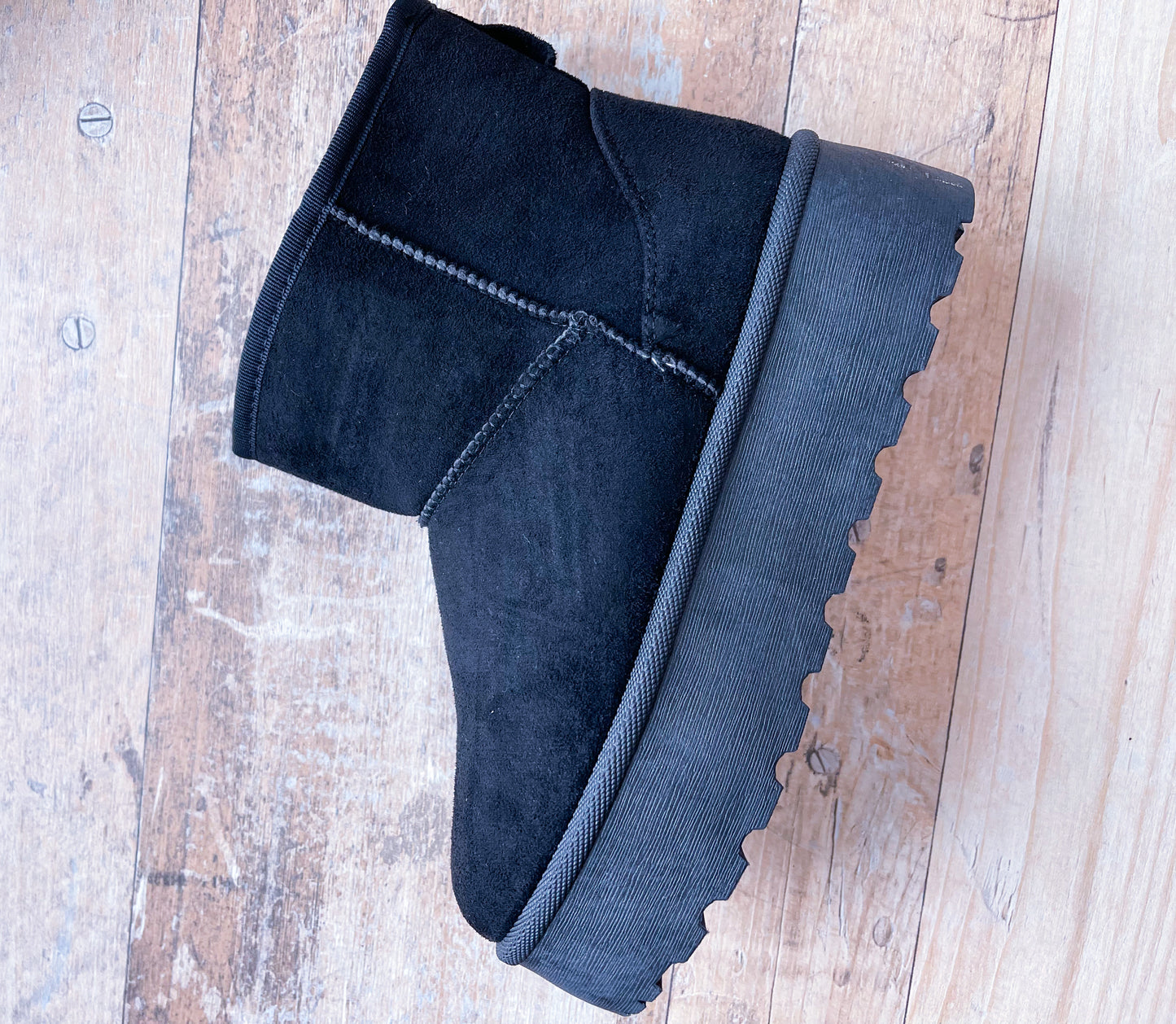 Boots Plateau 2 Farben