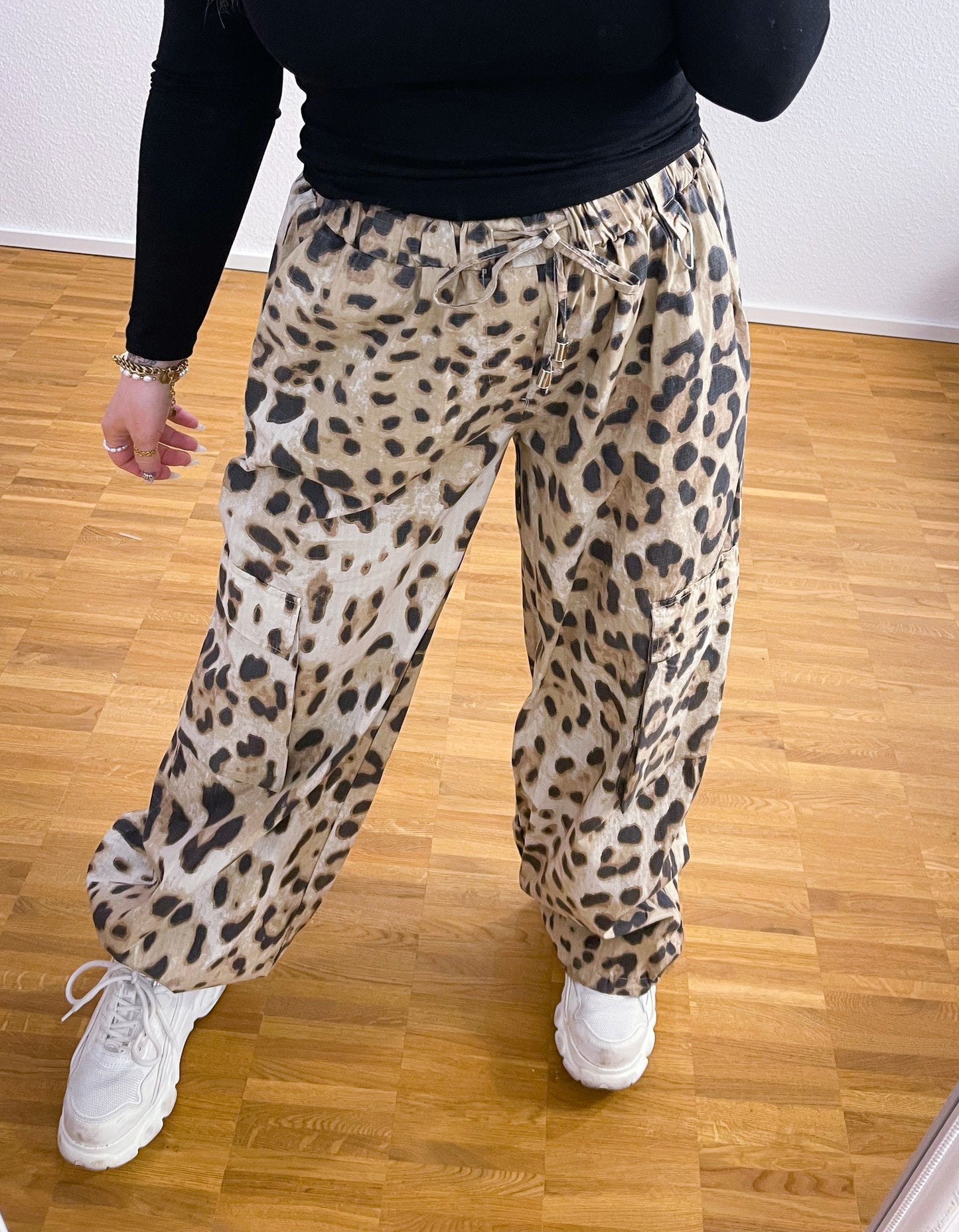 Stoffhose-Baggy Leo
