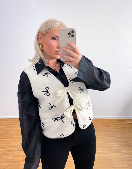 Weste Teddy Schleife