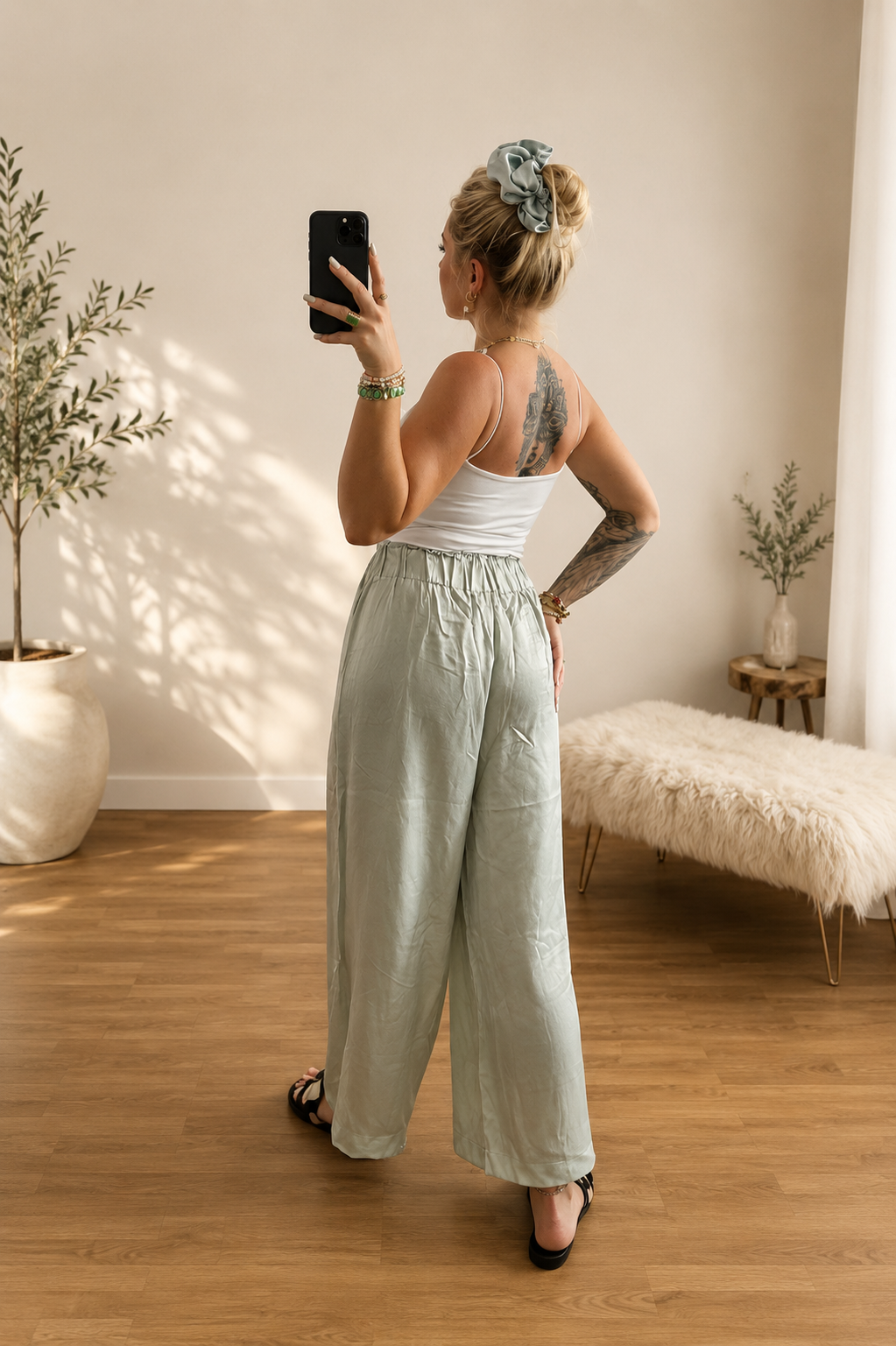 Stoffhose Satin Mint extra kurz