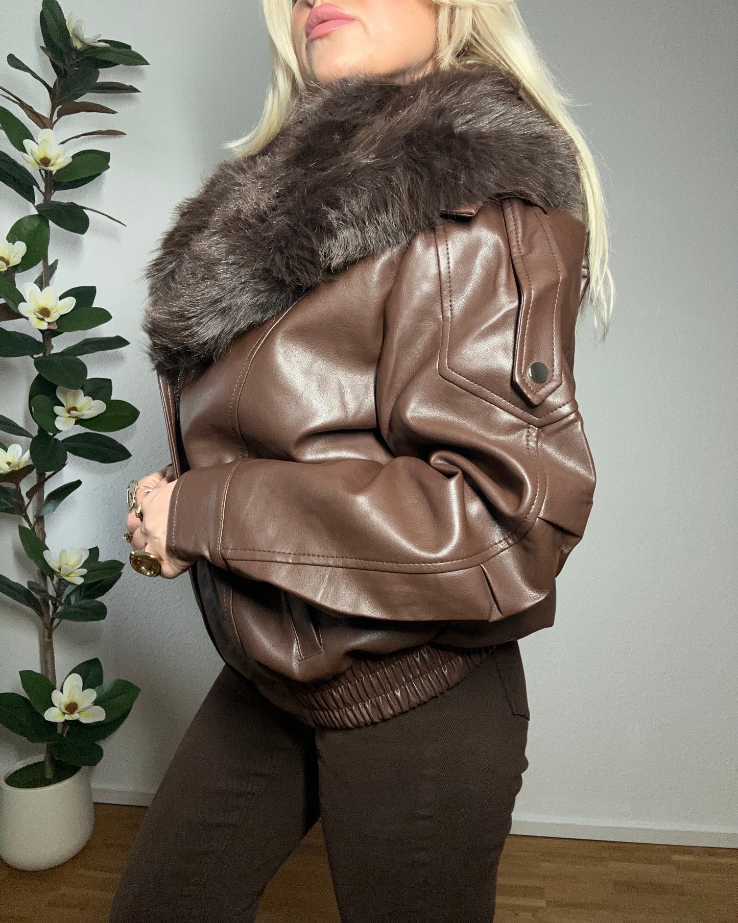 Lederjacke Bomba mit Kunstpelz in 2 Farben