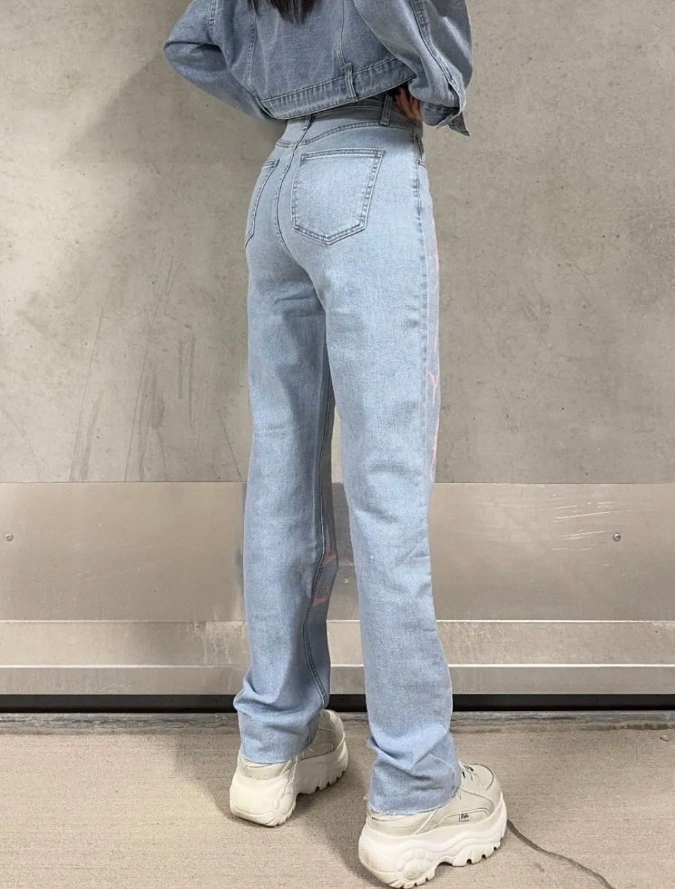 Jeanshose in zwei Farben Schrift super Stretch Denim