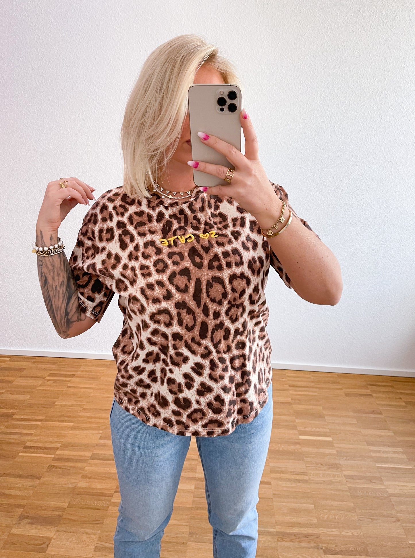T-Shirt SO CUTE Leo 2 Farben