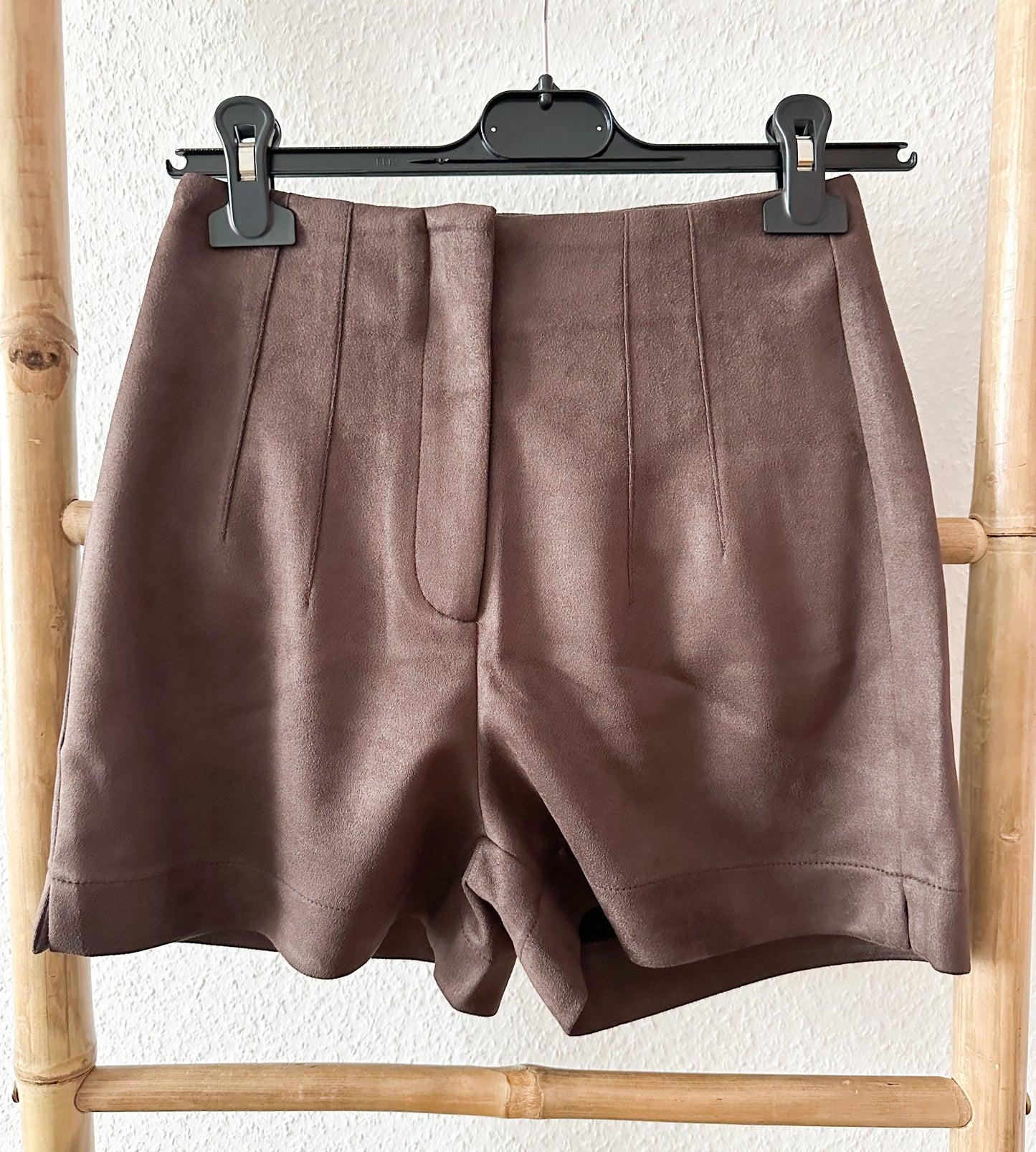 Short Wildleder in zwei Farben Stretch