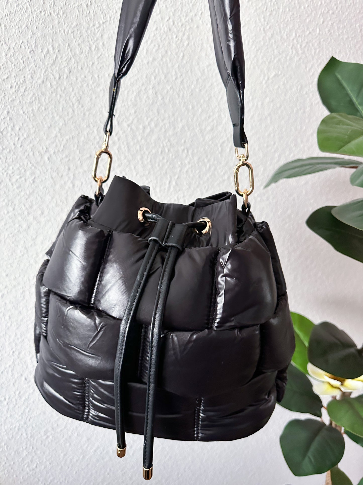 Handtasche/Beuteltasche Kassandra schwarz