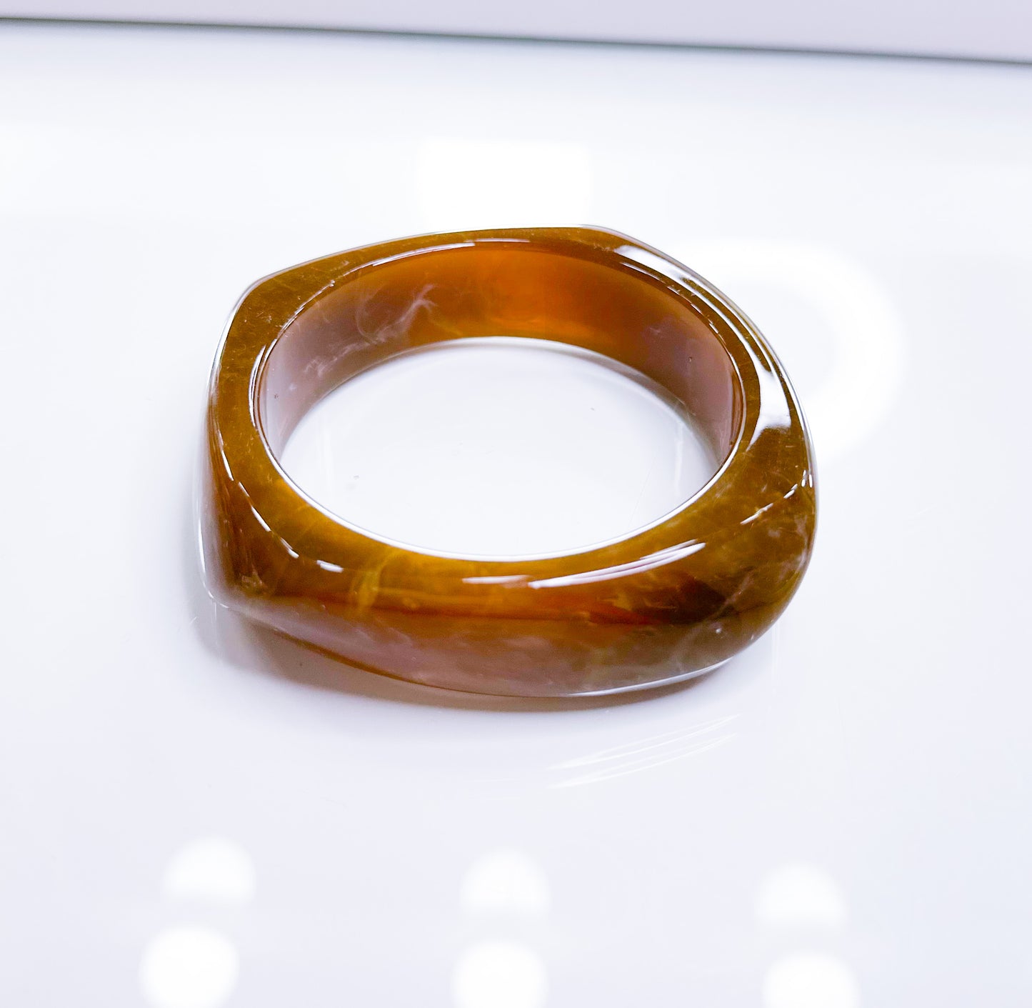 Armreif Lina in 3 Farben es besteht aus hochwertigem Kunstharz