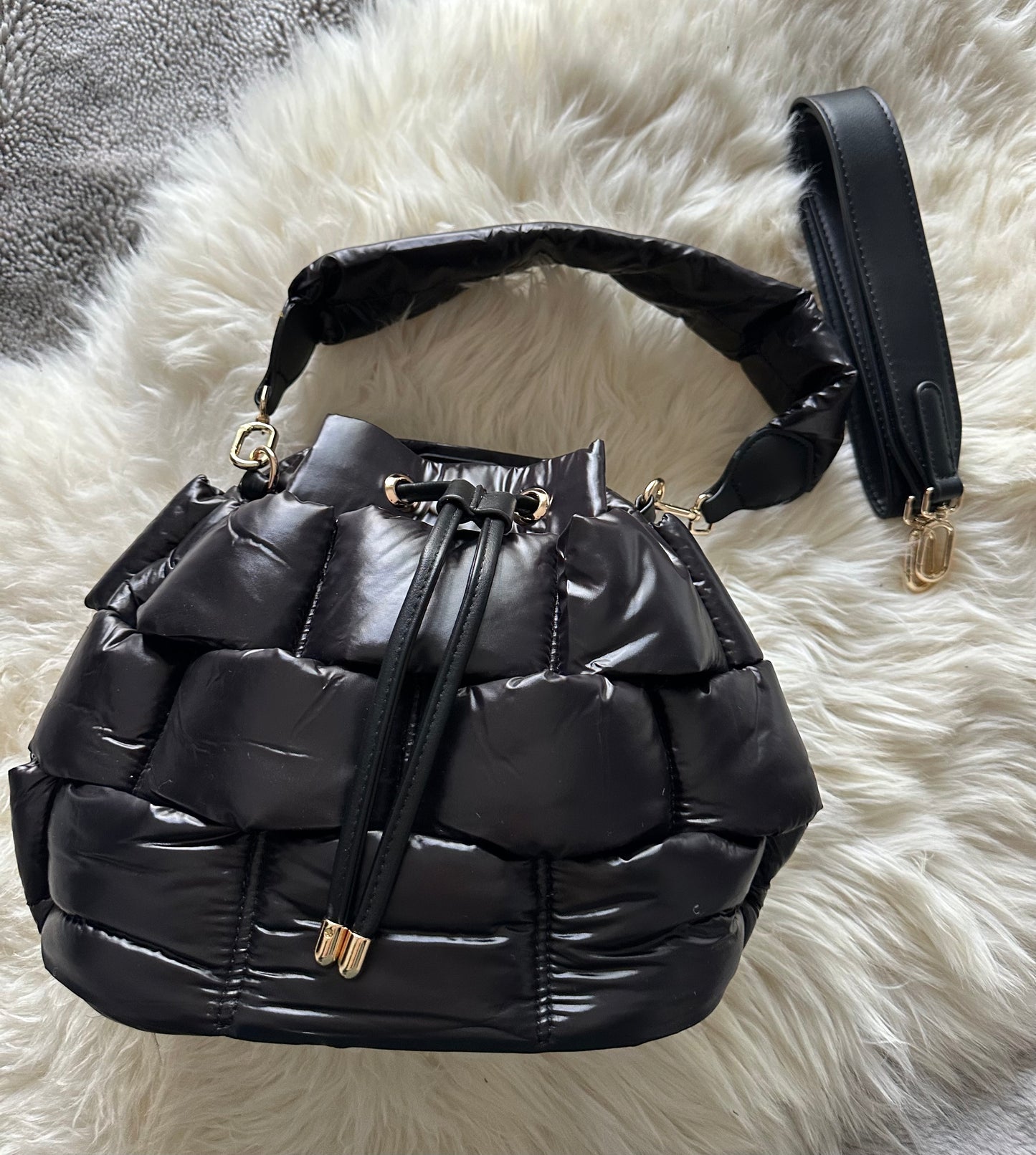 Handtasche/Beuteltasche Kassandra schwarz