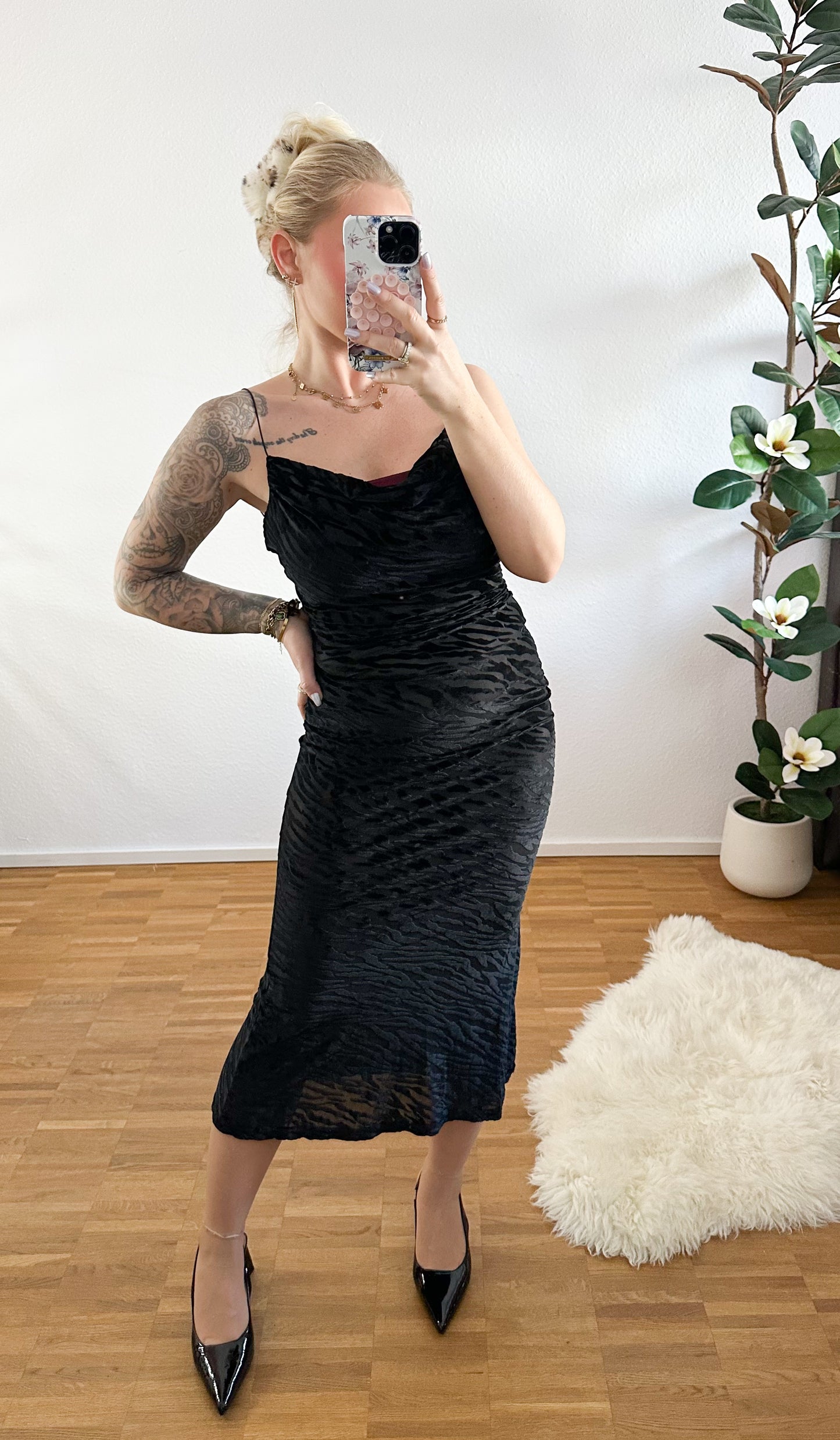 Kleid Zebra Rücken frei