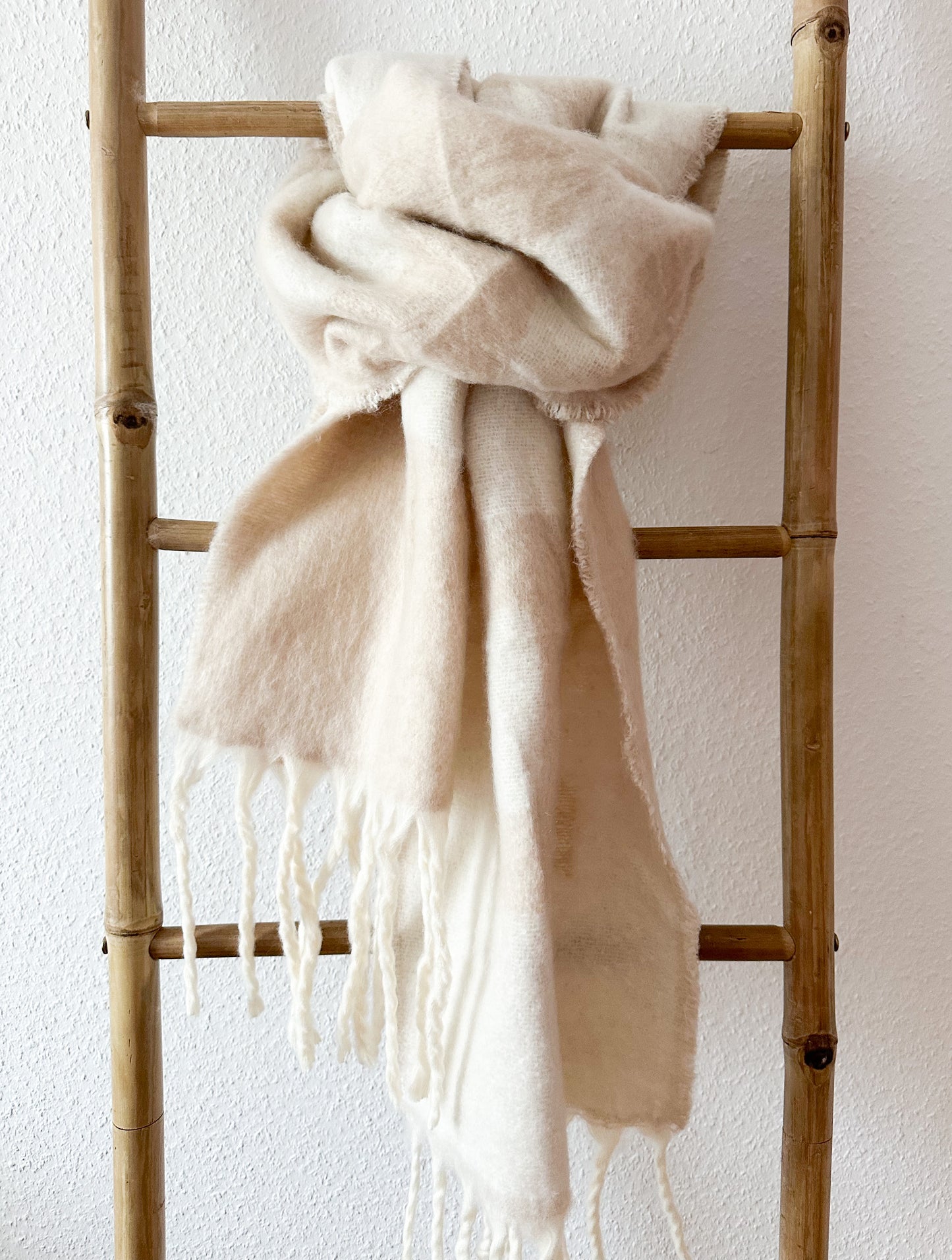 Winterschal Jadore Creme super weich für kalte Wintertage