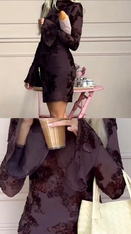 Meshkleid mit 3Dflowereffekt