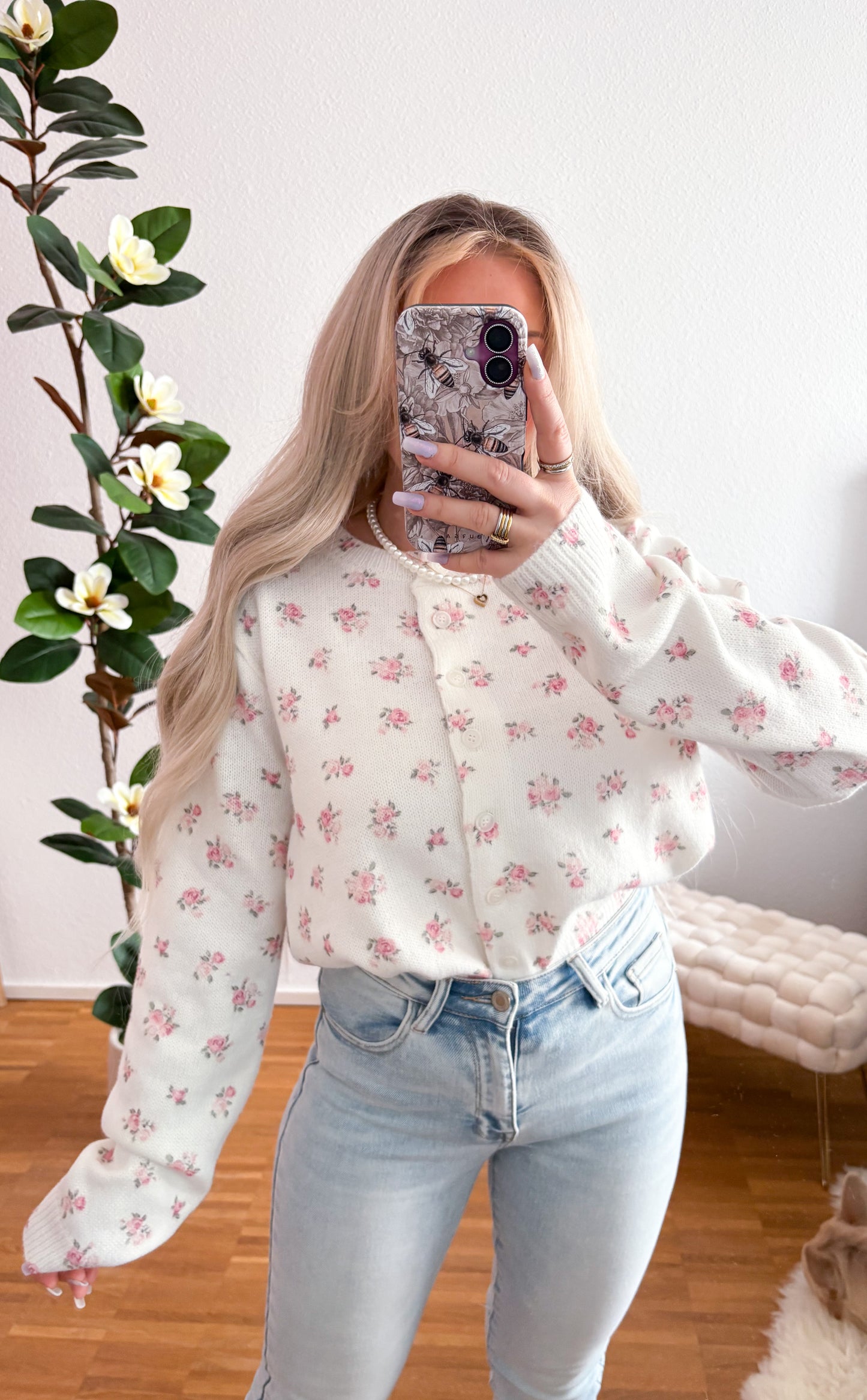 Strickjacke Blume in 2 Farben