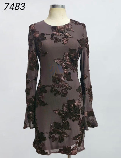 Meshkleid mit 3Dflowereffekt