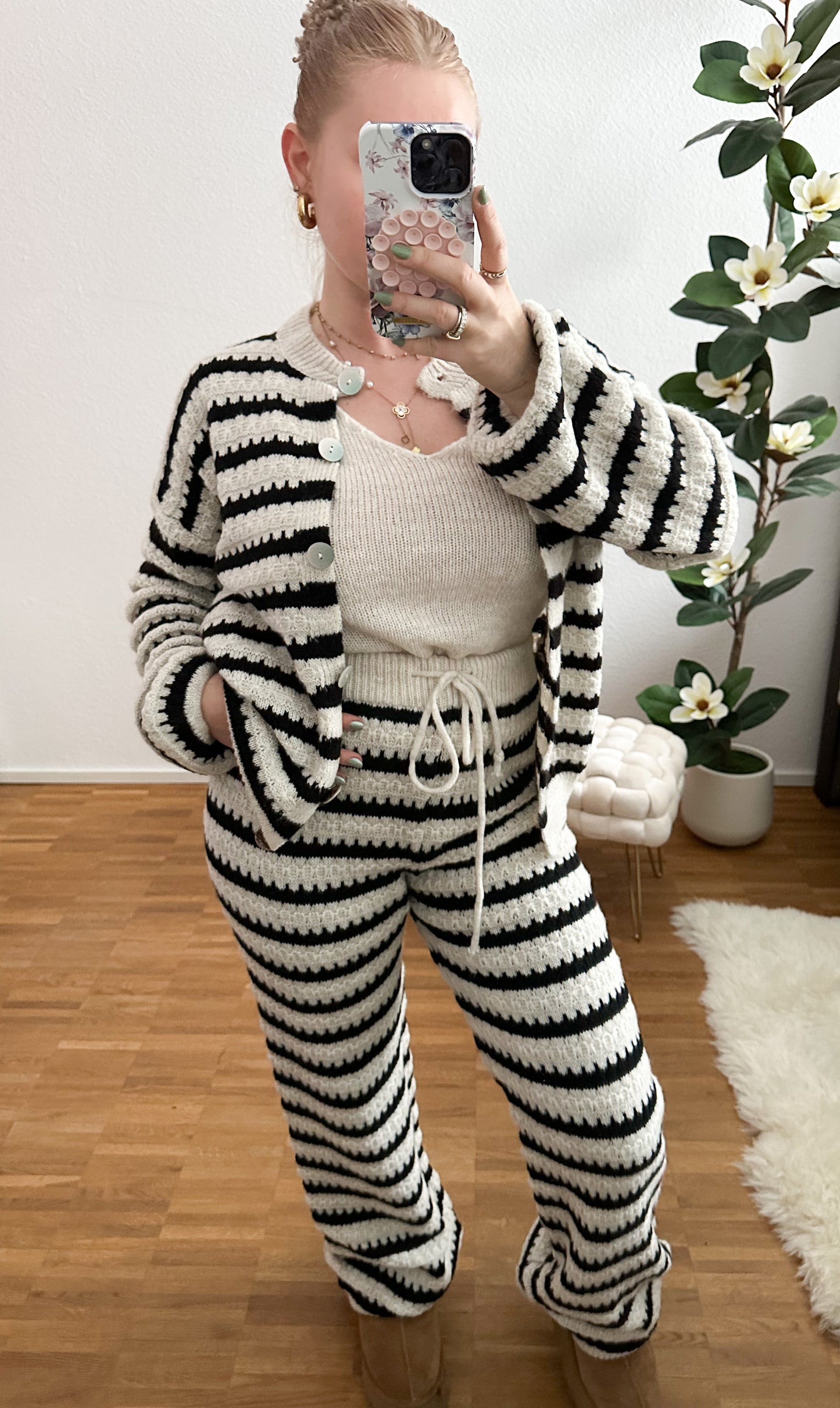 Strickjacke Lilly in 5 Farben super weich mit Knöpfen