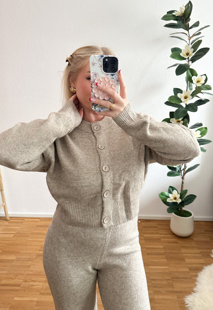 Zwei-Teiler Hose mit Jacke in 3 Farben super elastisch und weich