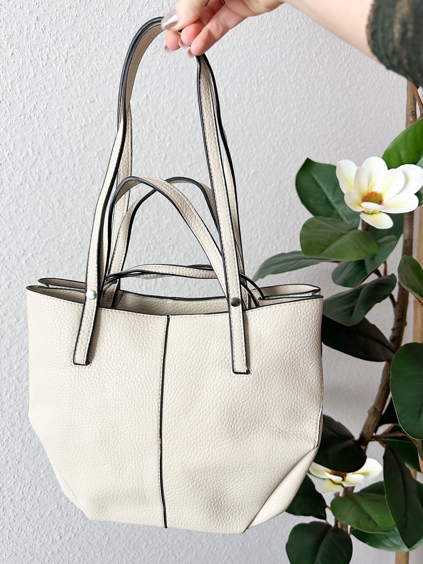 Handtasche Luna Basic in zwei Farben Kunstleder