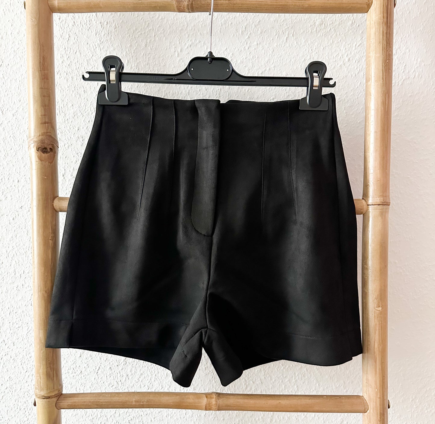 Short Wildleder in zwei Farben Stretch