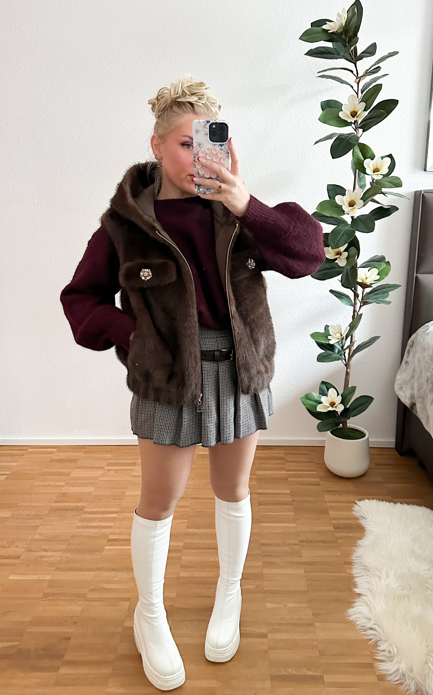 Weste Fell mit Kapuze und Strass in Schoko braun weich Kunstfell